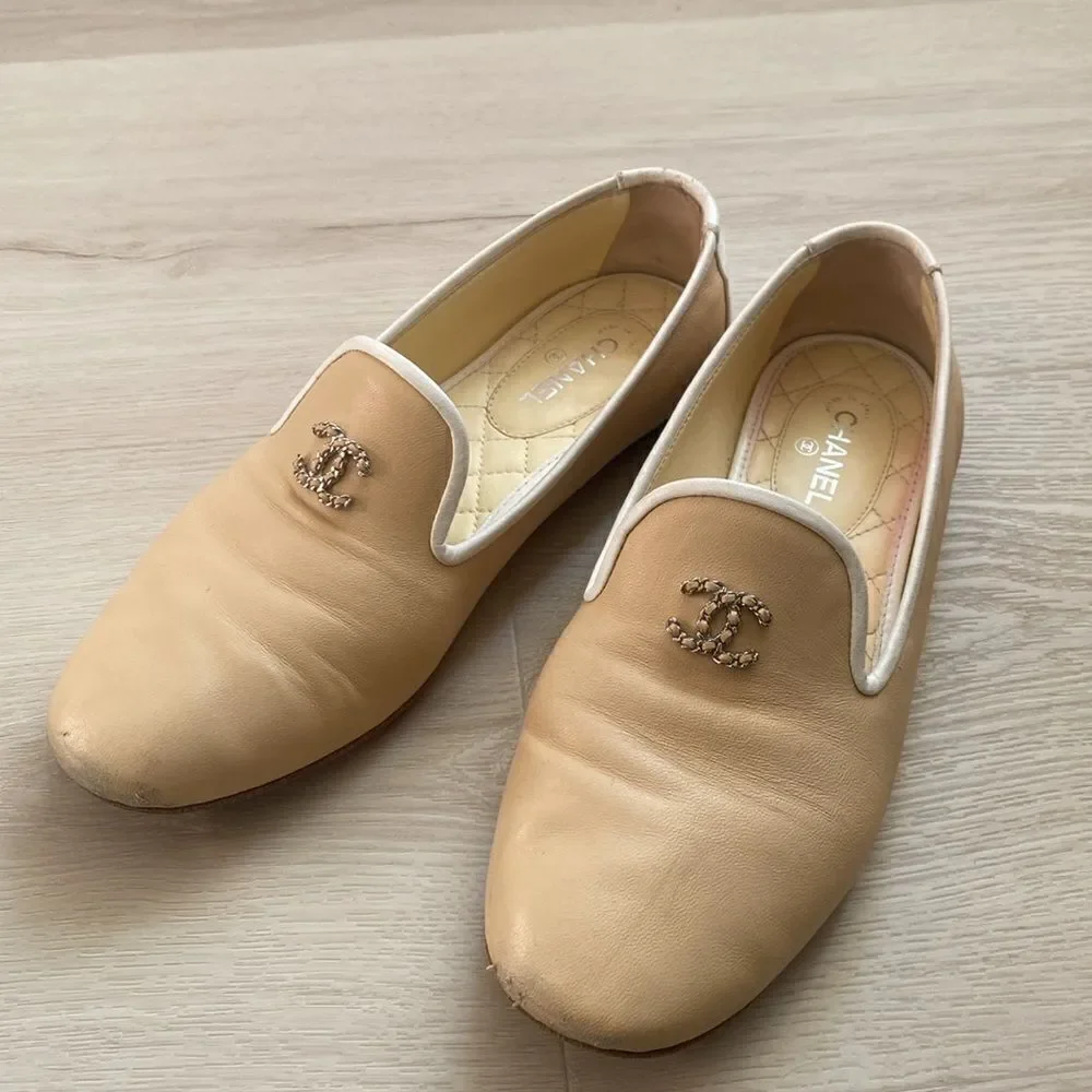 Chanel 2016 Beige/White Leather CC Smoking Loafers size 37.5